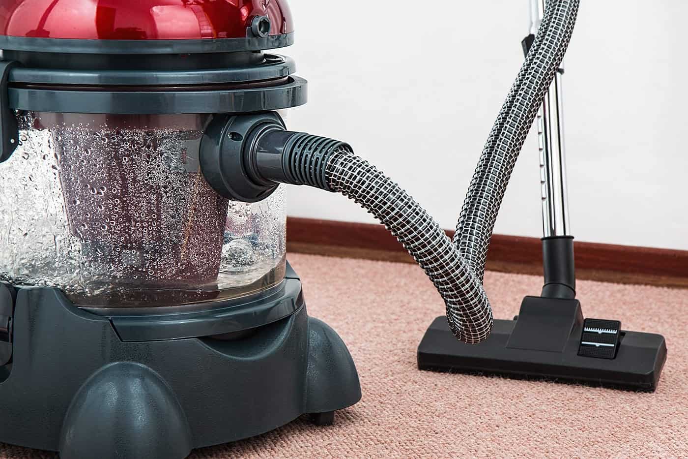 Burst pipe at 2 AM: the first 15 minutes that save your floor